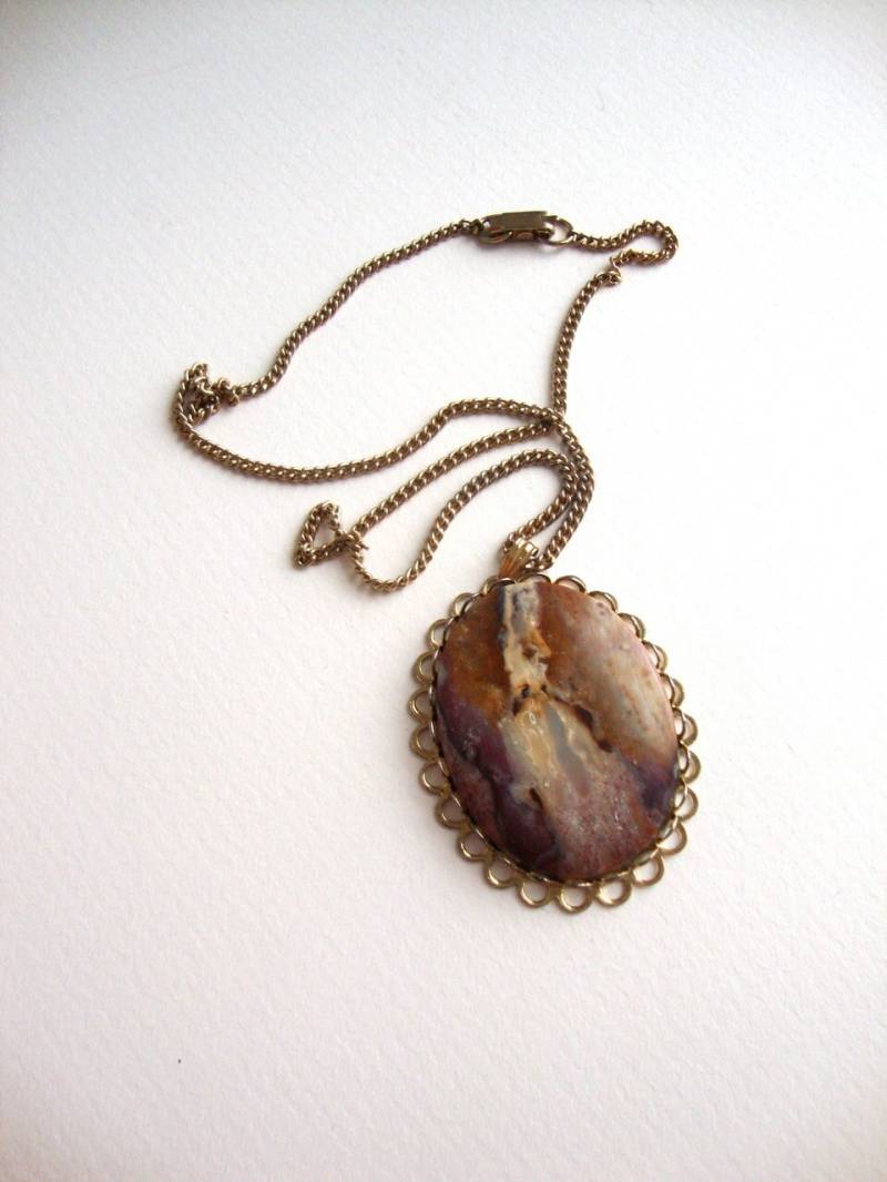 Vintage Achat Kamee Karneol Sonnenaufgang Vintage Ovaler Stein Cameo An Einer Goldfarbenen Kette von SurLhistoire