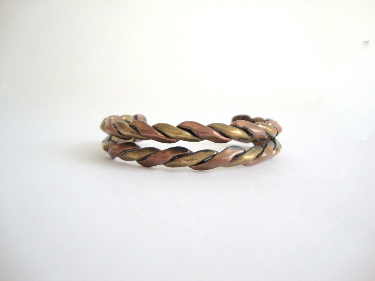 Vintage Kupfer Armreif Doppelt Gestapeltes Und Messing Gewebt Manschette Armband Vintage Kupfer Armreif Doppelt Gestapeltes Und Messing Gewebt Manschette Armband von SurLhistoire