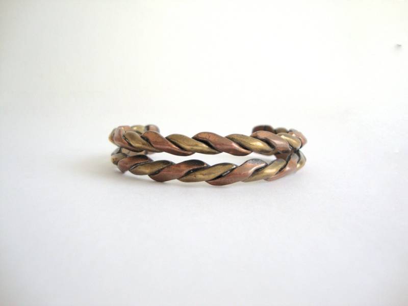 Vintage Kupfer Armreif Doppelt Gestapeltes Und Messing Gewebt Manschette Armband Vintage Kupfer Armreif Doppelt Gestapeltes Und Messing Gewebt Manschette Armband von SurLhistoire