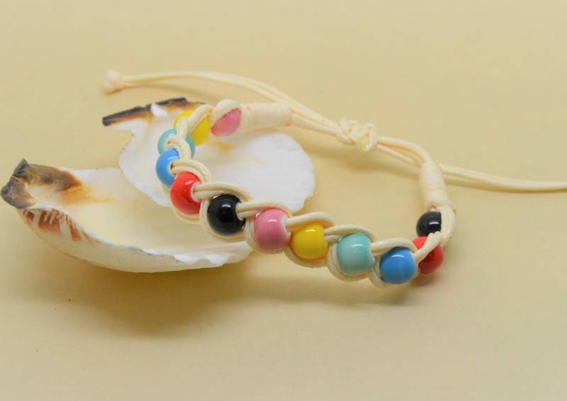 Kinderarmband, Keramikperle, Geflochtene Kordel Kinderarmband, Keramikperle, Geflochtene Kordel von SurMonIleCreations
