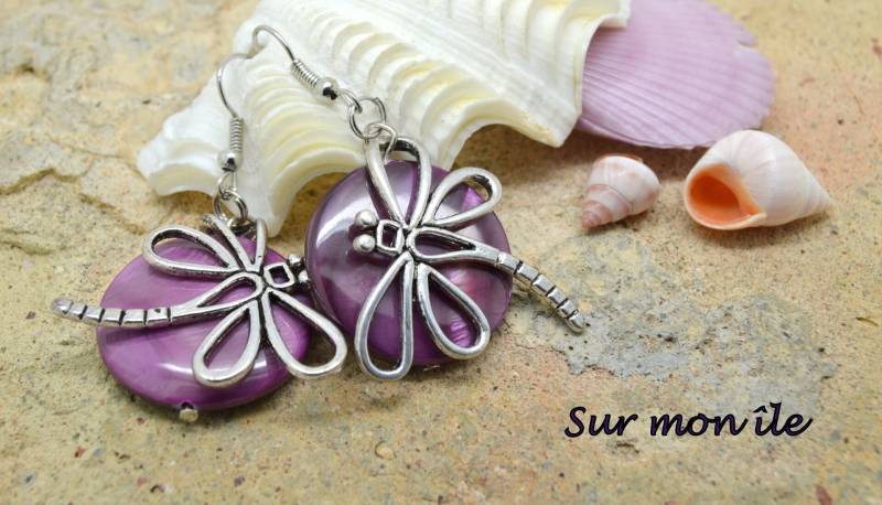 Ohrringe, Perlmuttscheibe, Lila, Libelle, Silbernes Metall Ohrringe, Perlmuttscheibe, Lila, Libelle, Silbernes Metall von SurMonIleCreations