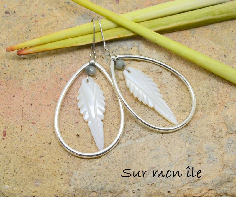 Ohrringe, Tropfen Wasser, Perlmuttblatt, Silbermetall Ohrringe, Tropfen Wasser, Perlmuttblatt, Silbermetall von SurMonIleCreations