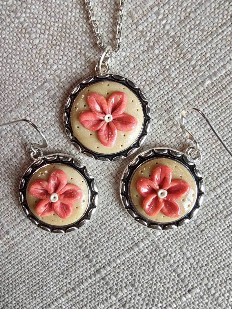 2-Teilige Blumen Schmuck Sets, Brosche Aus Ton, Modeschmuck, Sonderanfertigungen, Geschenke, Geschenk Für Blumenliebhaber, Fimo 2-Teilige Blumen Schmuck Sets, Brosche Aus Ton, Modeschmuck, Sonderanfertigungen, Geschenke, Geschenk Für Blumenliebhaber, Fimo von SurelyOriginal