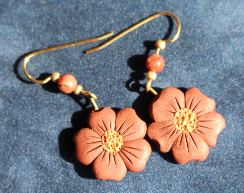 Polymer Clay Blumen Ohrringe, Schnäppchen Schmuck, Personalisiertes Geschenk, Leichte Ohrhänger, Geschenk Für Sie von SurelyOriginal