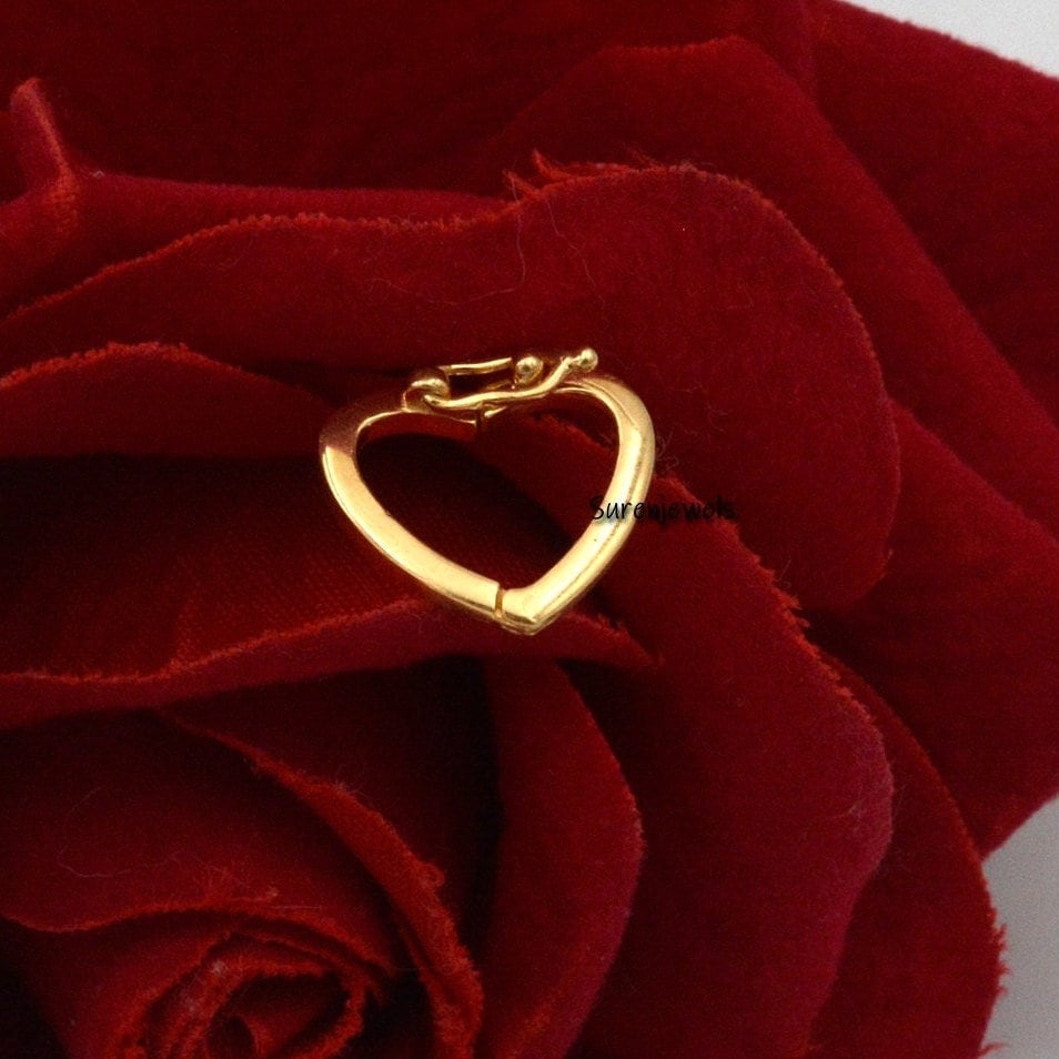 14K Gold Charm Halter, Herz Vergolder Gold, Solid Längliches 14K Gold Charm Halter, Herz Vergolder Gold, Solid Längliches von Surenjewels