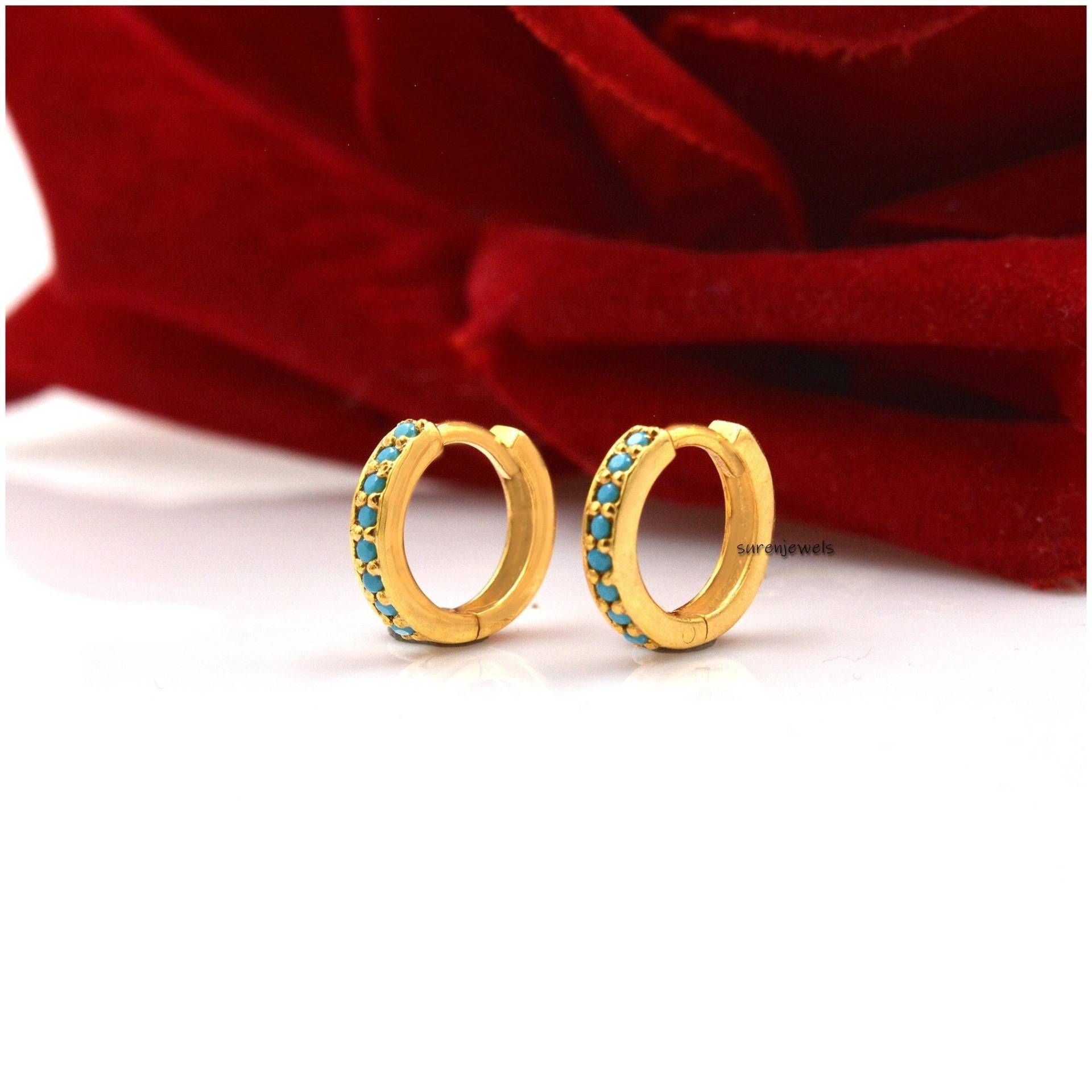 14K Solid Gold Türkis Huggie Ohrring, Hoop Frauen Handgemachte Ohrring von Surenjewels