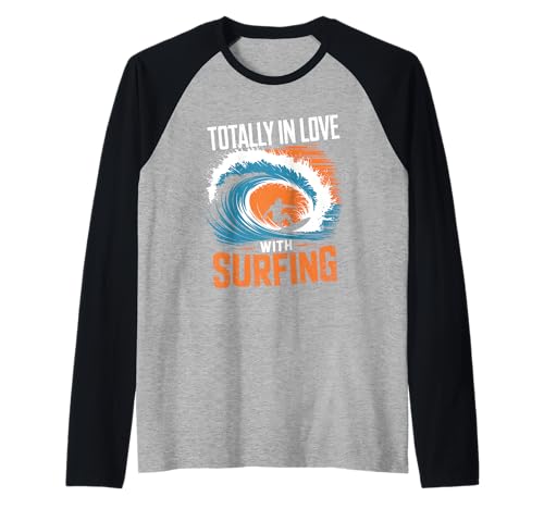 Total in Love with Surfing Surfboard for Men Surfer Raglan Total in Love with Surfing Surfboard for Men Surfer Raglan von Surf Clothing for Surfers Surfboard Surfboarder