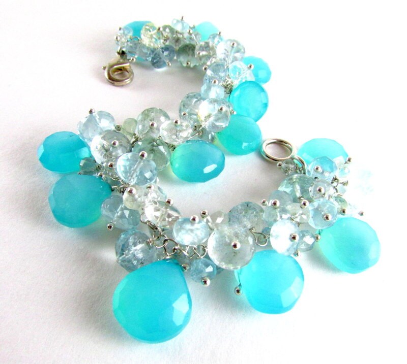 Edelstein Armband Mit Chalcedon Und Aquamarin Edelstein Armband Mit Chalcedon Und Aquamarin von SurfAndSand