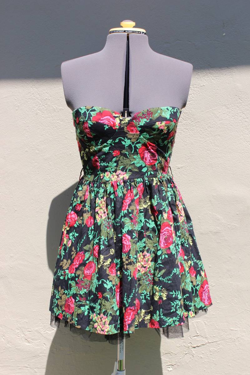 Sans Souci Kleid. Florales Mod. Volup. Rockabilly. Pin Up. Verrückte Männer. Retro. Trägerloses von SurfGirlVintageCali