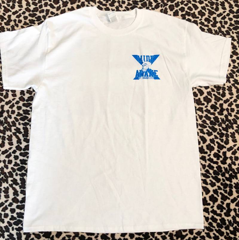 Wide Awake Logo Doppelseitiger Druck T-Shirt Wide Awake Logo Doppelseitiger Druck T-Shirt von SurfandDestroy