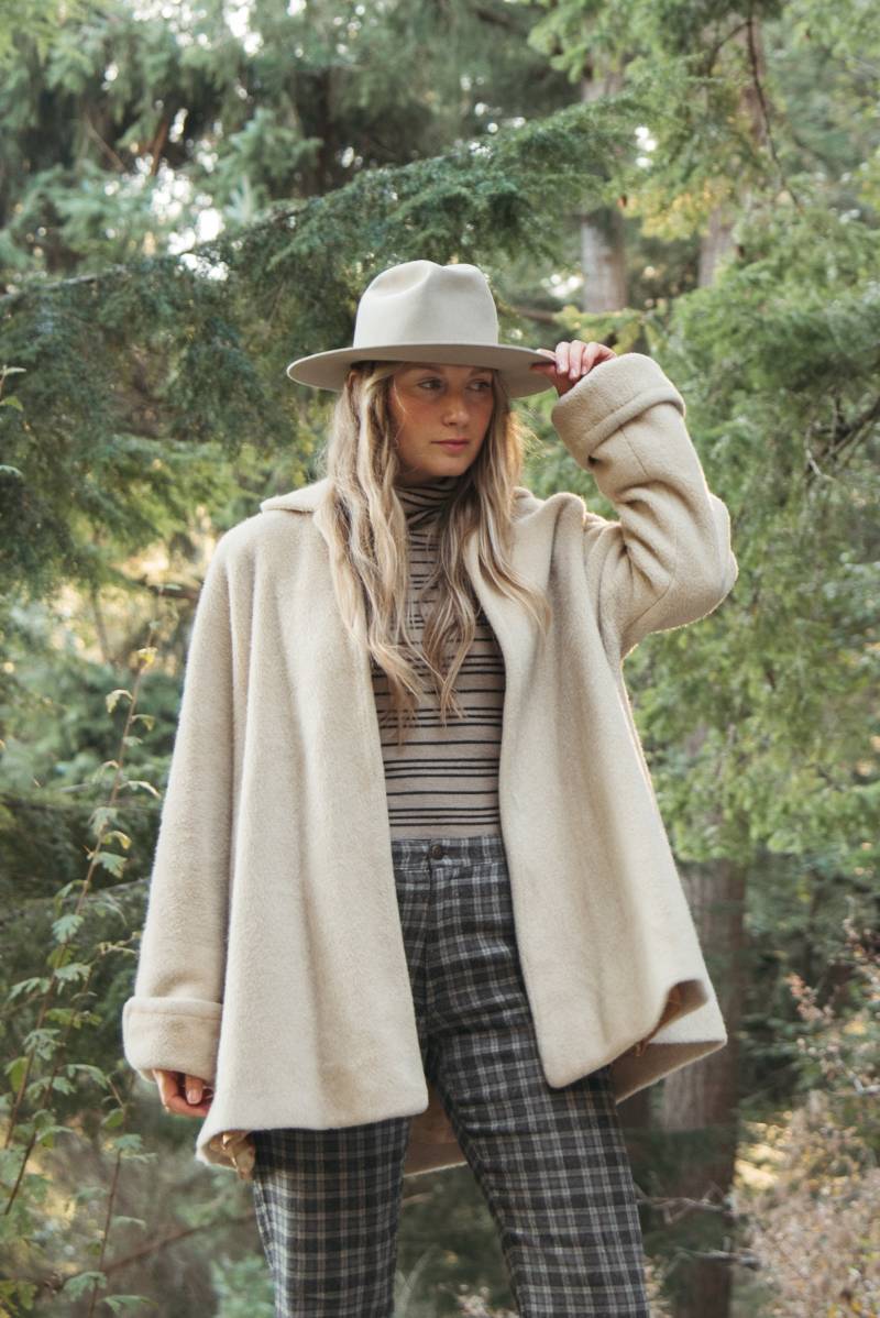 50Er 60Er Vintage Beige Kunstpelz Swing Mantel von SurfandtheCity