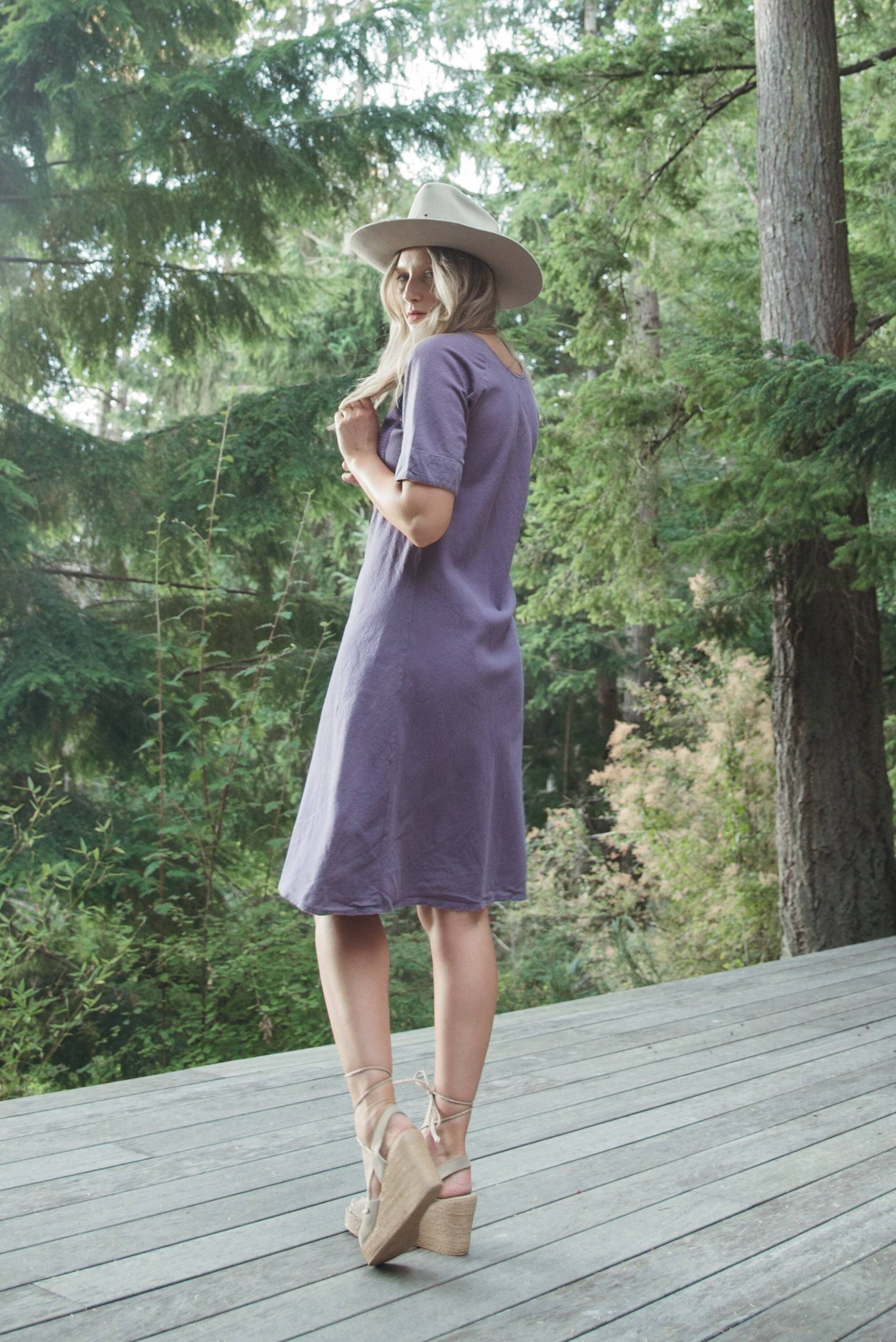 70Er Jahre Baumwolle Flanell Besticktes Kaftan Kleid Xs, Creation Suzon Dejardin Paris Made in India Aubergine Lila Kariertes Boho Midi von SurfandtheCity