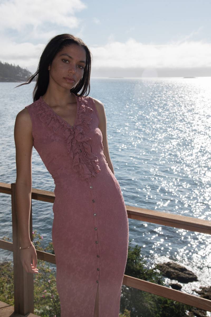 90Er Vintage Kleid, Button Front Blush Midi Amorose Rüschen Wiggle Ärmelloses Sommerkleid, Dusty Rose Mauve Brautjungfern Kleid von SurfandtheCity