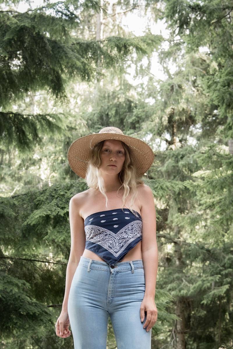 Jahrgang Indigo Blau Bandana | Hergestellt in Usa Paisley Floral Baumwolle Hankerchief Schal Top Hals-Schal Kopftuch Haar Gesichtsmaske von SurfandtheCity