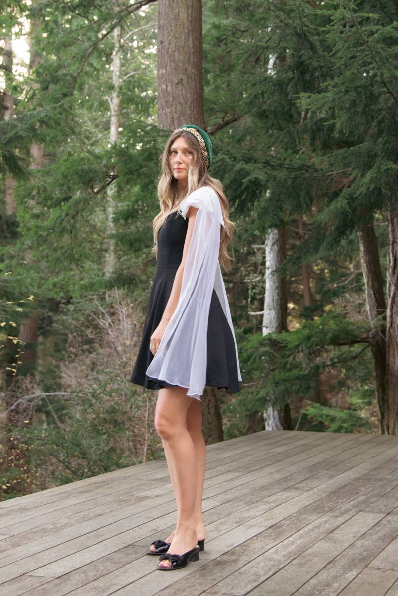 Vintage 80Er Tut 50Er Jahre Kleid, Positively Ellyn Schwarz Und Weiß Cocktailkleid, Fließendes Engelsflügel Minikleid Mit Strasssteinen von SurfandtheCity