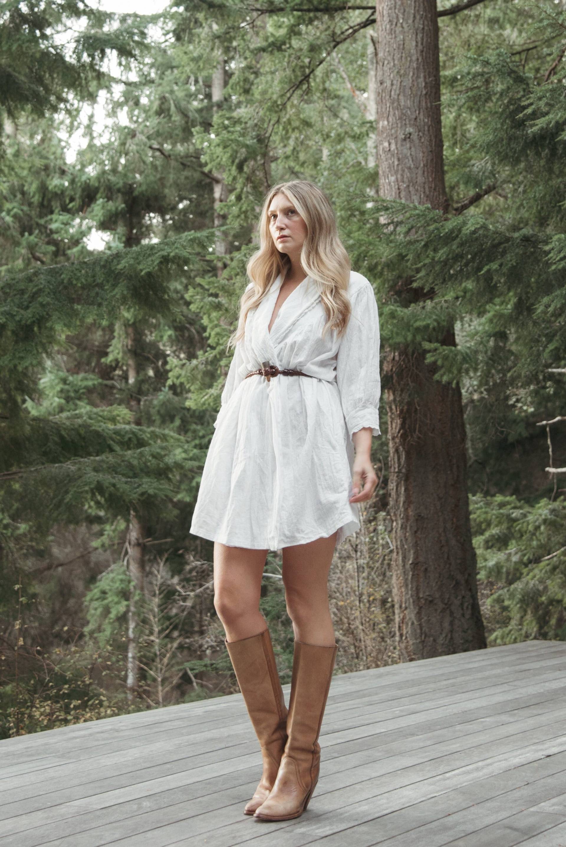 Vintage Weißes Baumwoll Nachthemd, Frauen 70Er Jahre Wickelkleid, Gehäkeltes Babydoll Hochzeitskleid, Loungewear von SurfandtheCity