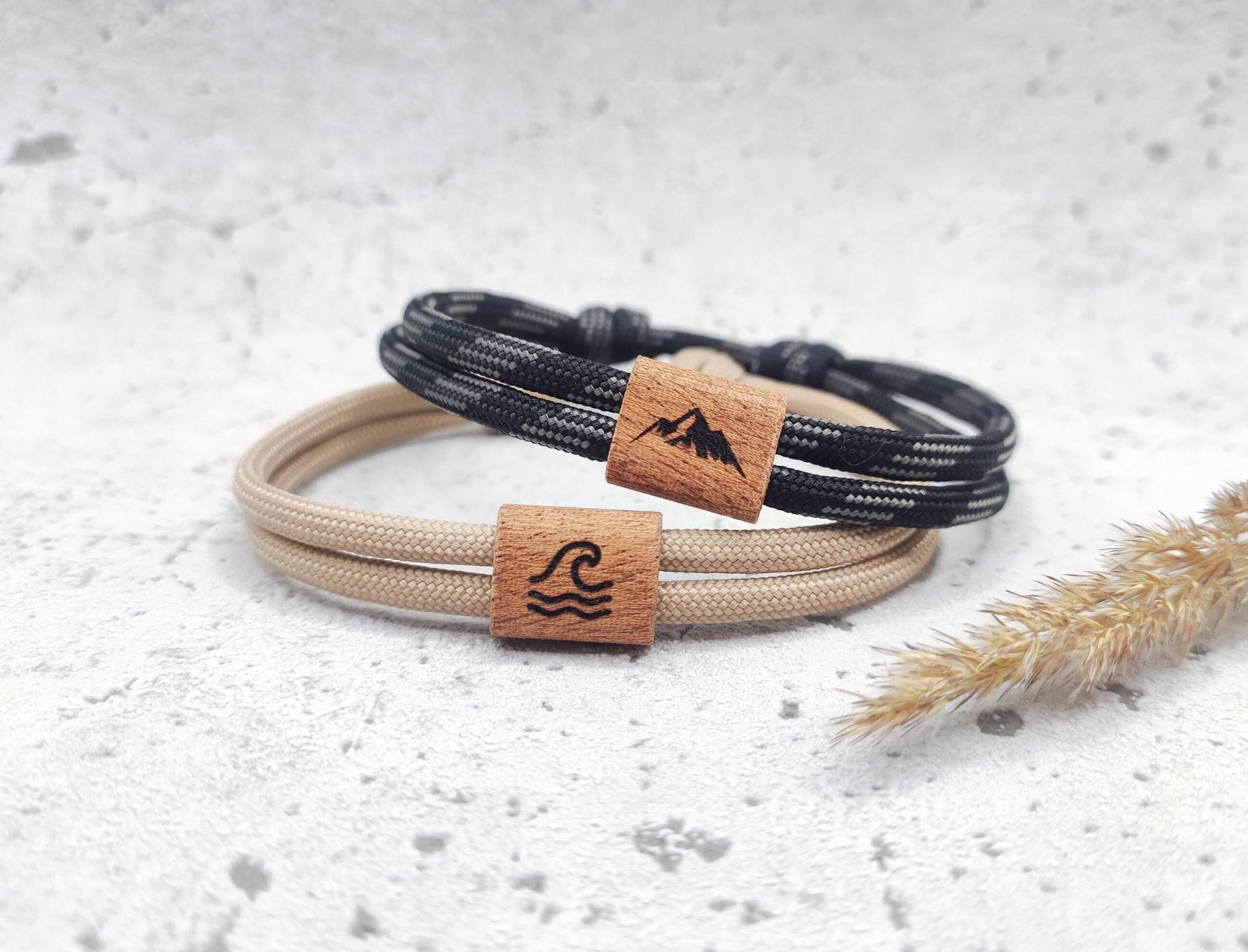 Surfbalance Holzarmband Aus Segeltau Mit Gravur, Minimalistisch, Paracord, Surferarmband, Geschenkidee Surfbalance Holzarmband Aus Segeltau Mit Gravur, Minimalistisch, Paracord, Surferarmband, Geschenkidee von Surfbalance