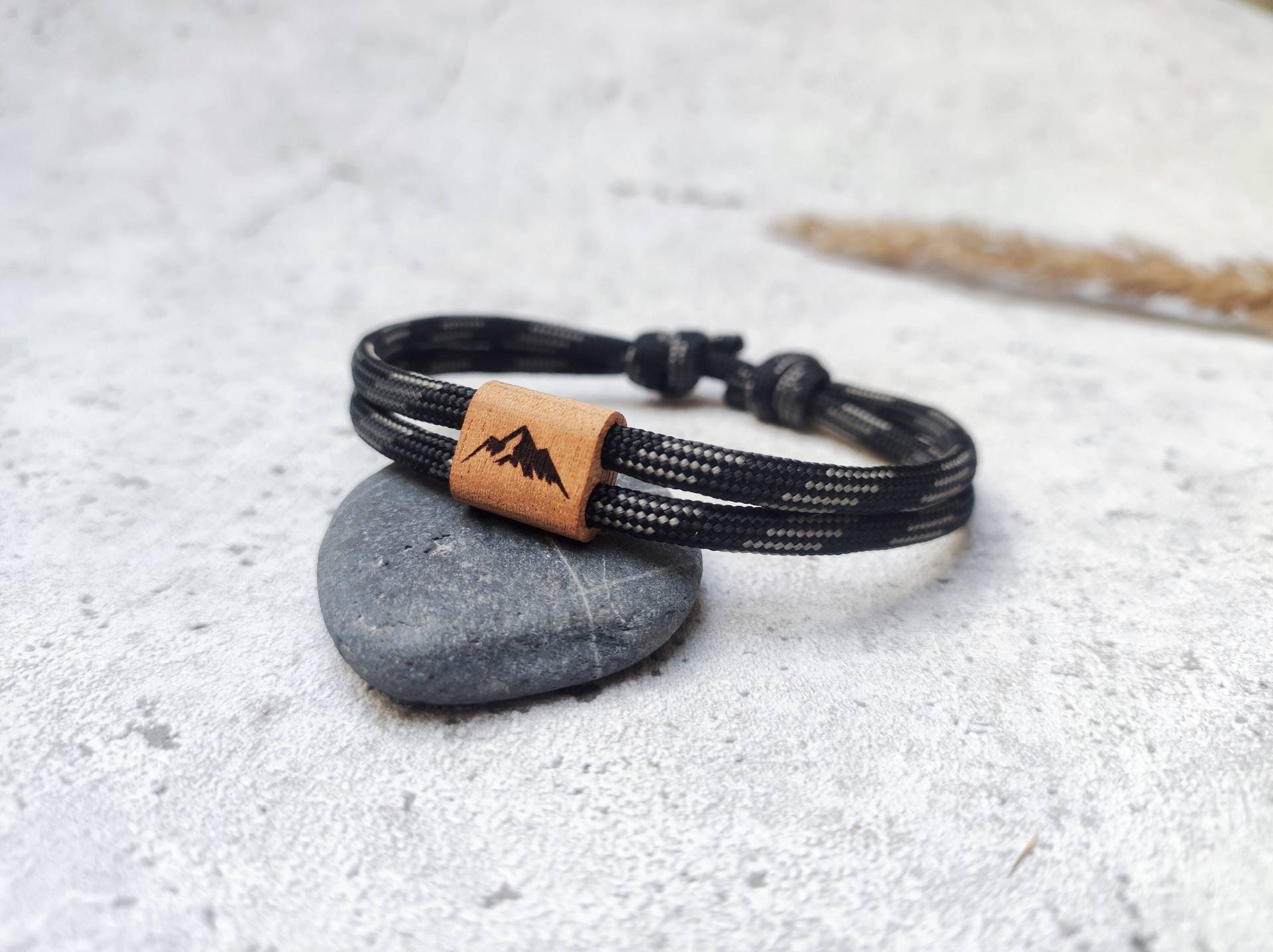 Surfbalance Holzarmband Aus Segeltau Mit Gravur, Minimalistisch, Paracord, Surferarmband, Geschenkidee Surfbalance Holzarmband Aus Segeltau Mit Gravur, Minimalistisch, Paracord, Surferarmband, Geschenkidee von Surfbalance