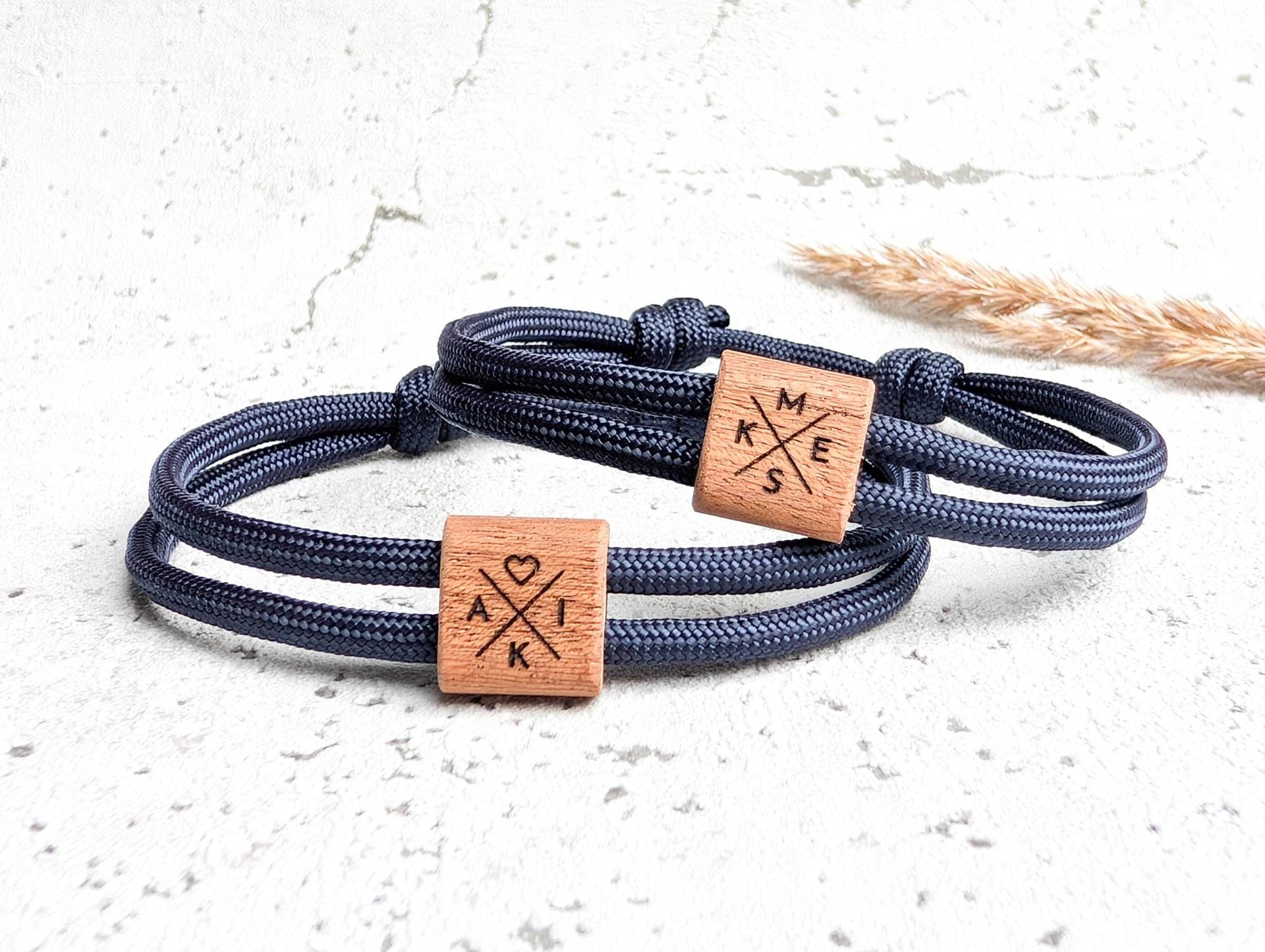 Surfbalance Holzarmband Personalisierbar Mit Wunschgravur, Segeltau Armband, Minimalistisch, Paracord, Surferarmband, Geschenkidee Surfbalance Holzarmband Personalisierbar Mit Wunschgravur, Segeltau Armband, Minimalistisch, Paracord, Surferarmband, Geschenkidee von Surfbalance