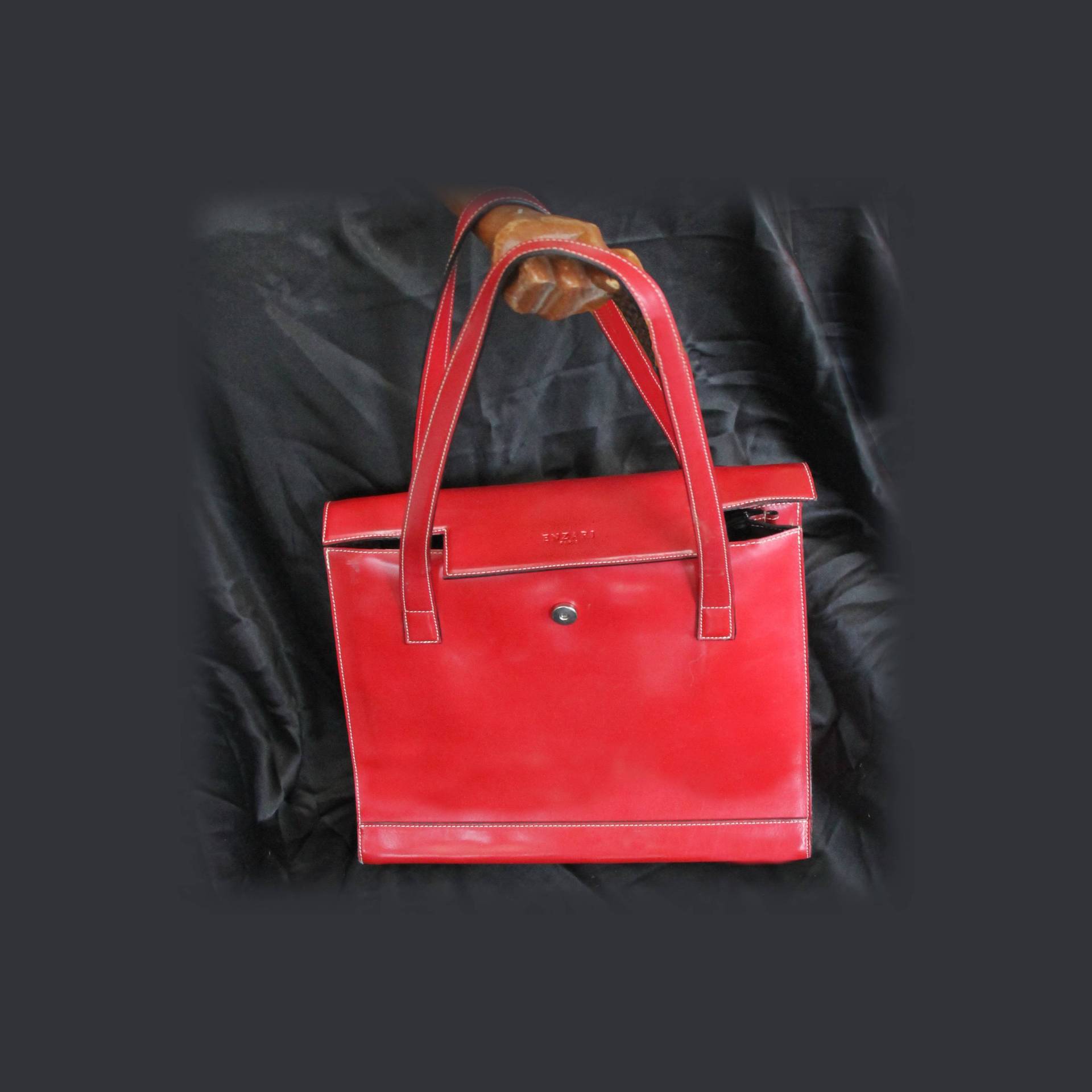 Wunderschöne Neue Enzari Handtasche - 1990Er Jahre French Vintage Paris, Eleganter, Neuwertiger Zustand, Schlanke, Strukturierte Burgunderrote Tasche von SurpriseBazaar