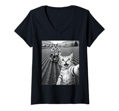 Damen Katze Selfie mit Ausserirdischen auf S50 DDR Moped Enduro T-Shirt mit V-Ausschnitt von Surprised Cat Selfie Meme
