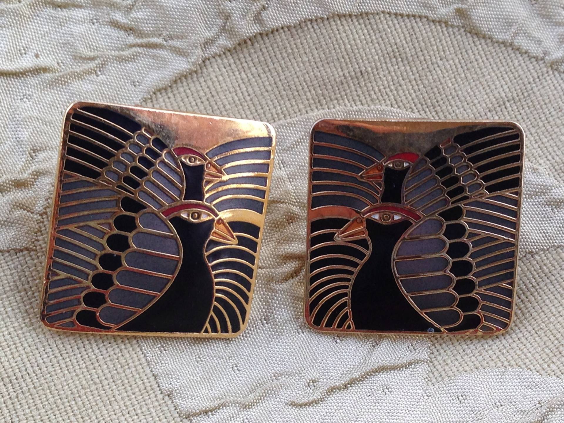 Laurel Burch Ohrringe Black Moon Tauben Cloisonne Clip-On Vintage Schmuck 1980Er Jahre Schwarz Gold Flieder Teal Rot Laurel Burch Ohrringe Black Moon Tauben Cloisonne Clip-On Vintage Schmuck 1980Er Jahre Schwarz Gold Flieder Teal Rot von SurrenderDorothy