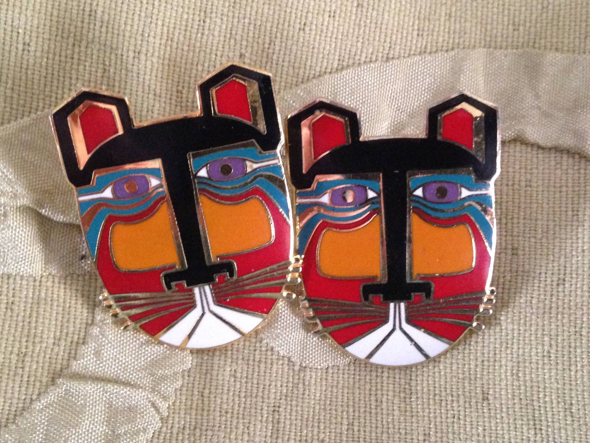 Laurel Burch Ohrringe Miikio Tiger Katze Gesichter Cloisonne Post Ohrstecker Vintage Schmuck 1980Er Jahre Schwarz Orange Rot Petrol Silber Laurel Burch Ohrringe Miikio Tiger Katze Gesichter Cloisonne Post Ohrstecker Vintage Schmuck 1980Er Jahre Schwarz Orange Rot Petrol Silber von SurrenderDorothy
