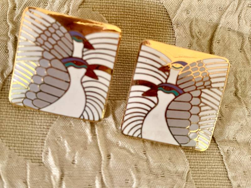 Laurel Burch Ohrringe Mond Tauben Cloisonne Post Ohrstecker Vintage Schmuck 1980Er Silber Grau Weiß Petrol Laurel Burch Ohrringe Mond Tauben Cloisonne Post Ohrstecker Vintage Schmuck 1980Er Silber Grau Weiß Petrol von SurrenderDorothy