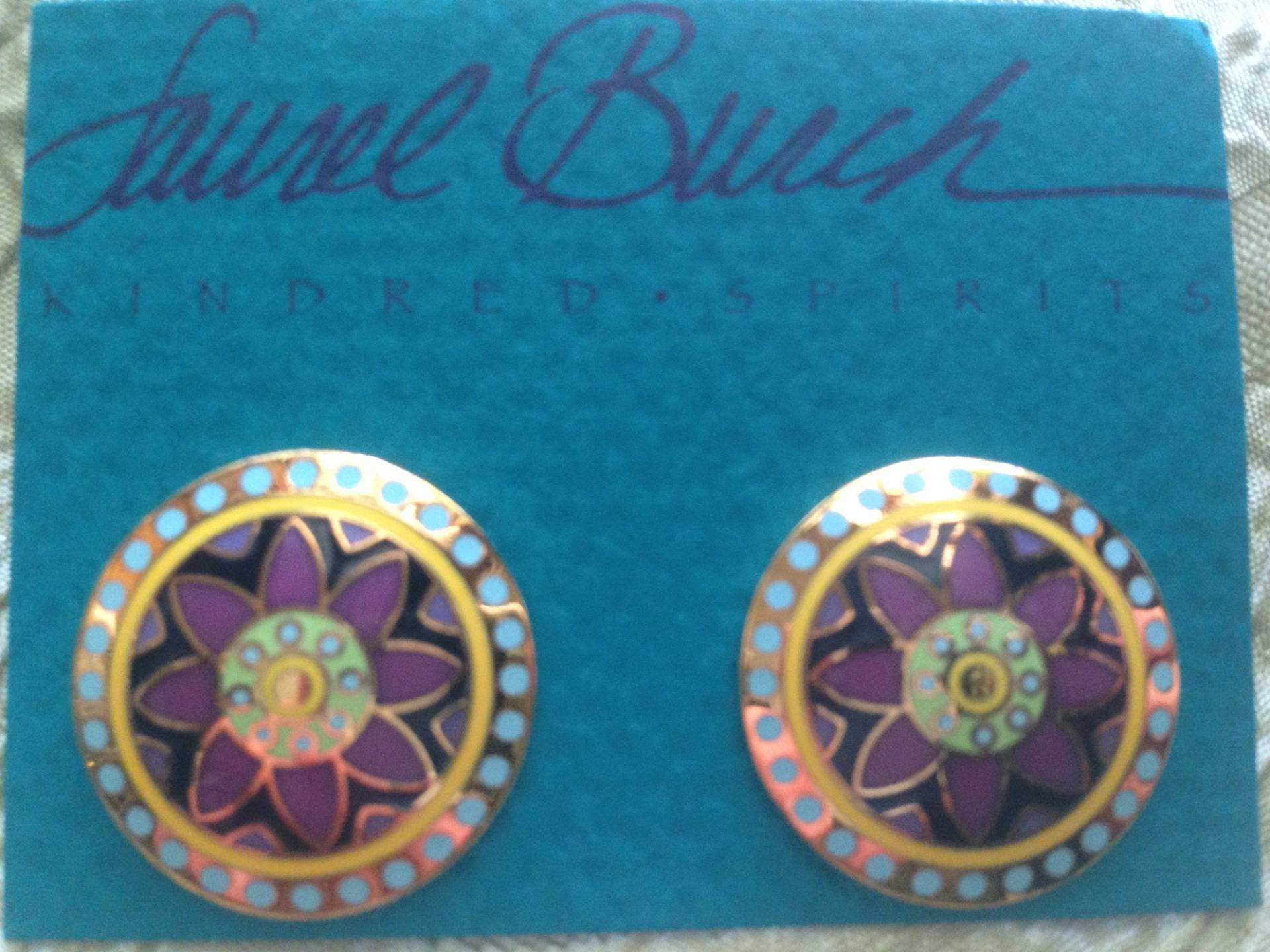 Laurel Burch Ohrringe Wasser Lilie Post Ohrstecker Cloisonné Kunst Schmuck Vintage Stück Signiert Lila Navy Blau Türkis Gold Laurel Burch Ohrringe Wasser Lilie Post Ohrstecker Cloisonné Kunst Schmuck Vintage Stück Signiert Lila Navy Blau Türkis Gold von SurrenderDorothy