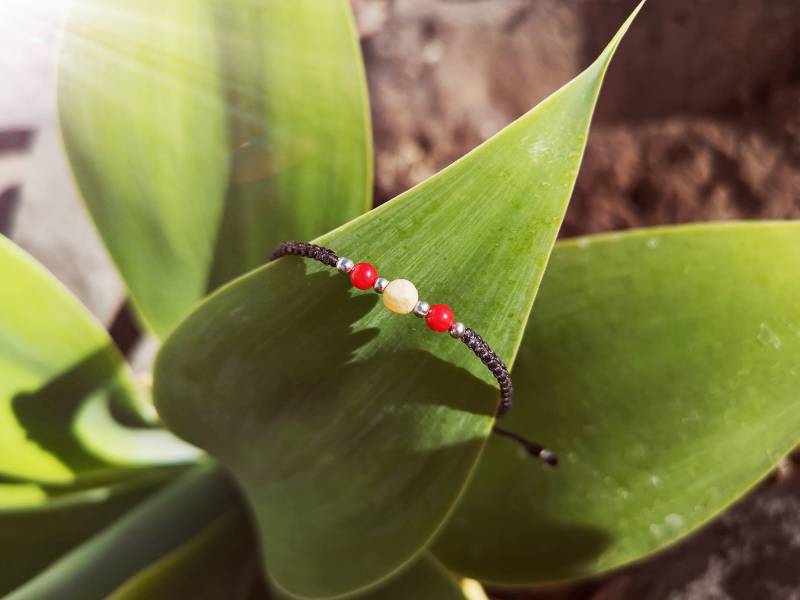 Achat-Amulett Makramee Armband Mit Koralle von SuryaAmulets