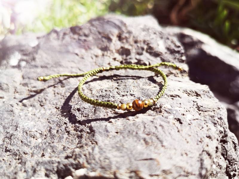 Tigerauge-Amulett Makramee-Armband Mit Turmalin von SuryaAmulets