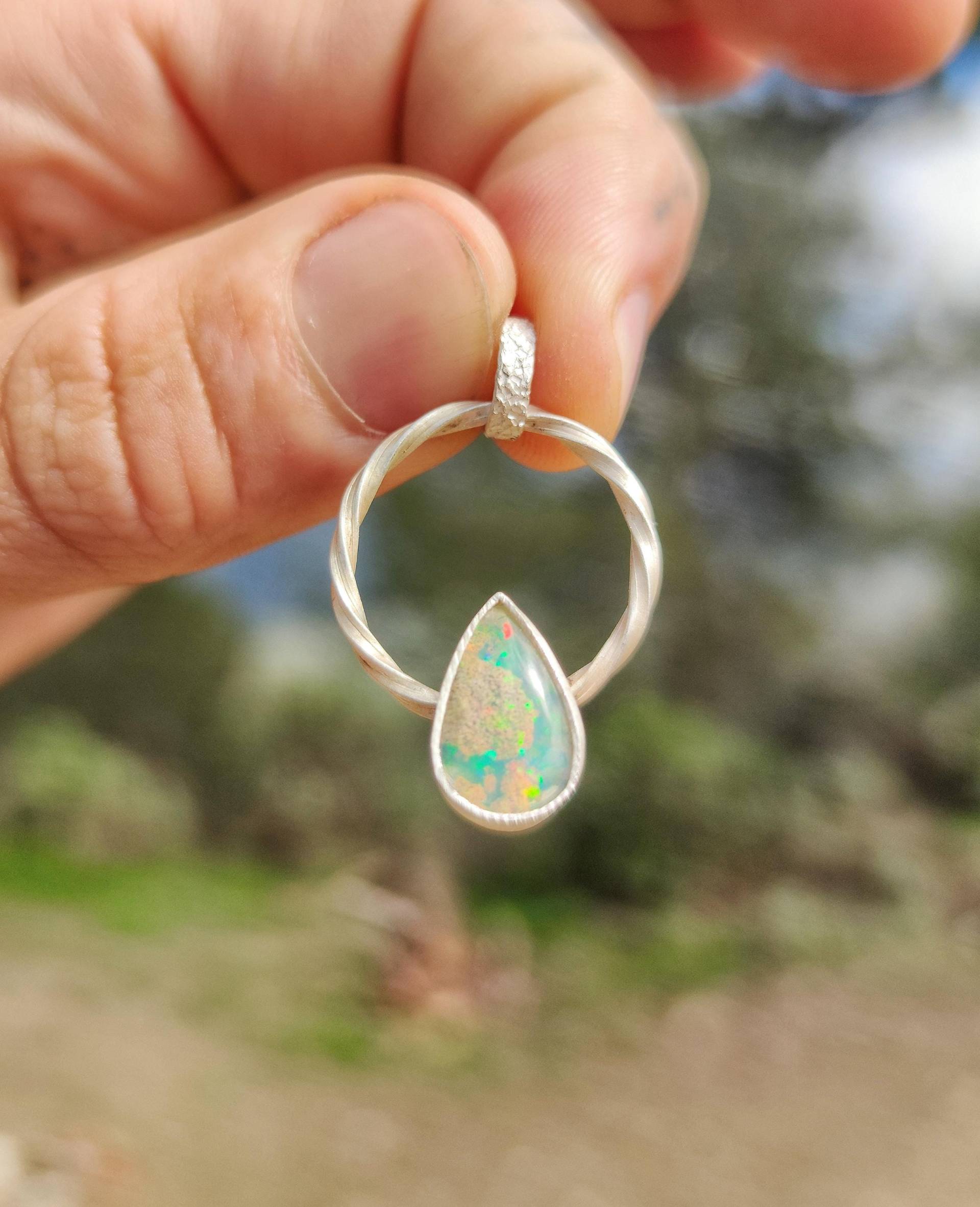 Farbenfroher Moos Opal Angäger Top Qualität Selbstliebe in Feinsilber Handgemachtes Unikat Boho Hippie Farbenfroher Moos Opal Angäger Top Qualität Selbstliebe in Feinsilber Handgemachtes Unikat Boho Hippie von SuryasMoon