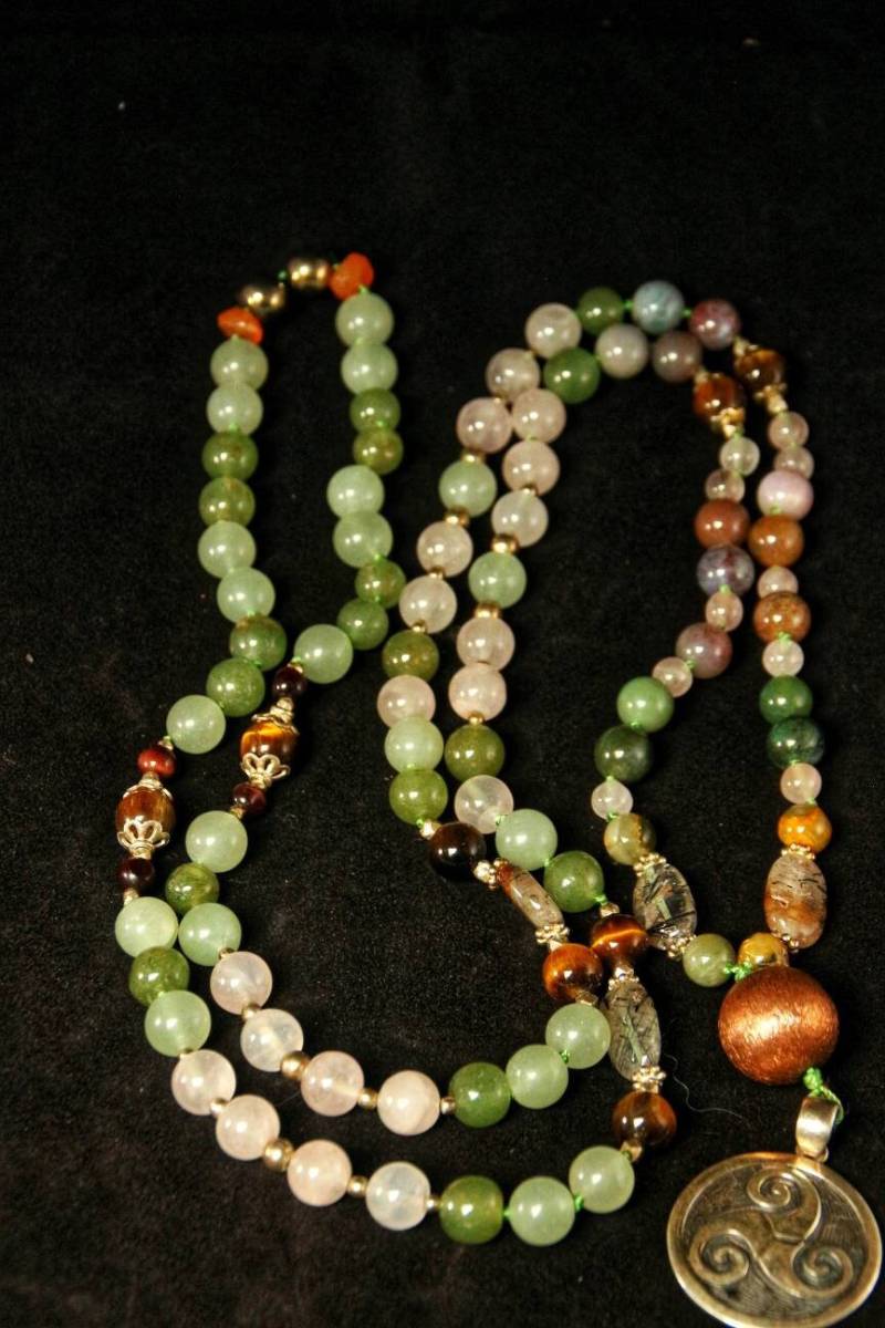 Mala Herz Und Liebe 108 Heilstein Perlen Mit Triskele Sterlingsilber Anhänger Handgemacht von SuryasMoon