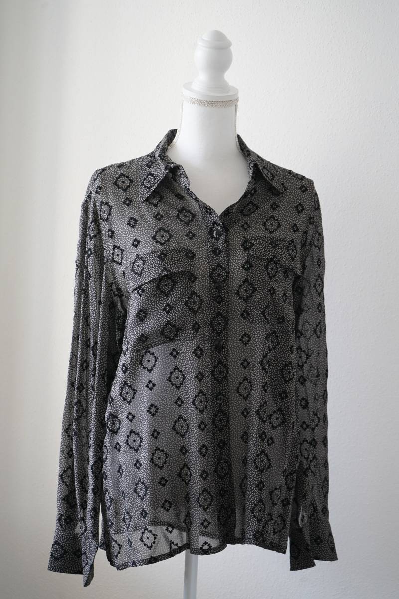 Exklusive Escada Elements Bluse Schwarz-Transparent Mit Musterprint Und Samtapplikationen 100% Seide, Gr. 42 von SusTreasures