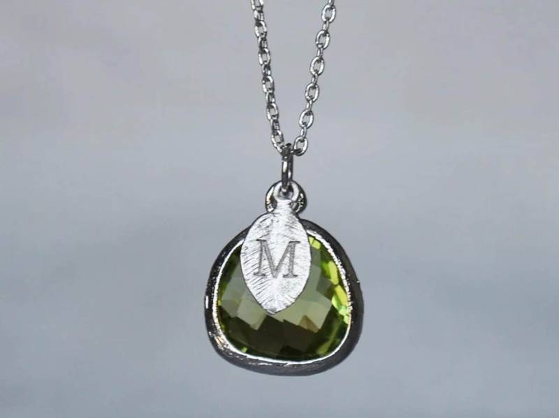 Personalisierte Peridot Halskette, August Birthstone Brautjungfer Individuelle Initial Geschenk Für Sie, Schmuck von Susabellas