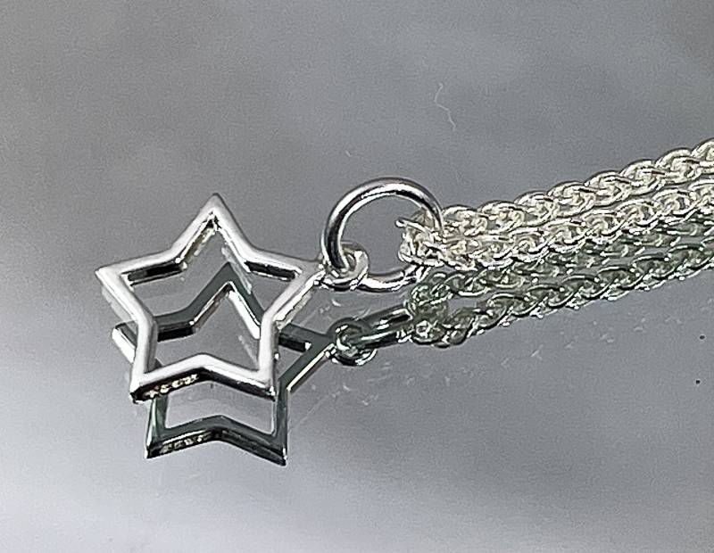 Sterling Stern Anhänger. Wunderschöner 3D-Stern Hängt An Einer Heirloom Sterling 18 "Weizenkette. Perfekt Für Layering. Oder Allein Tragen. Classic von SusanDolphinDelaney
