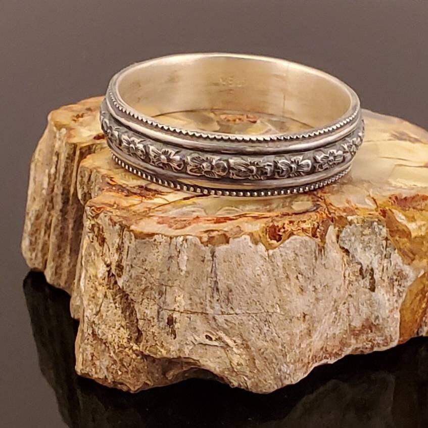 Sterling Silber Vergissmeinnicht Stacker Sterling Silber Vergissmeinnicht Stacker von SusanResterJewelry