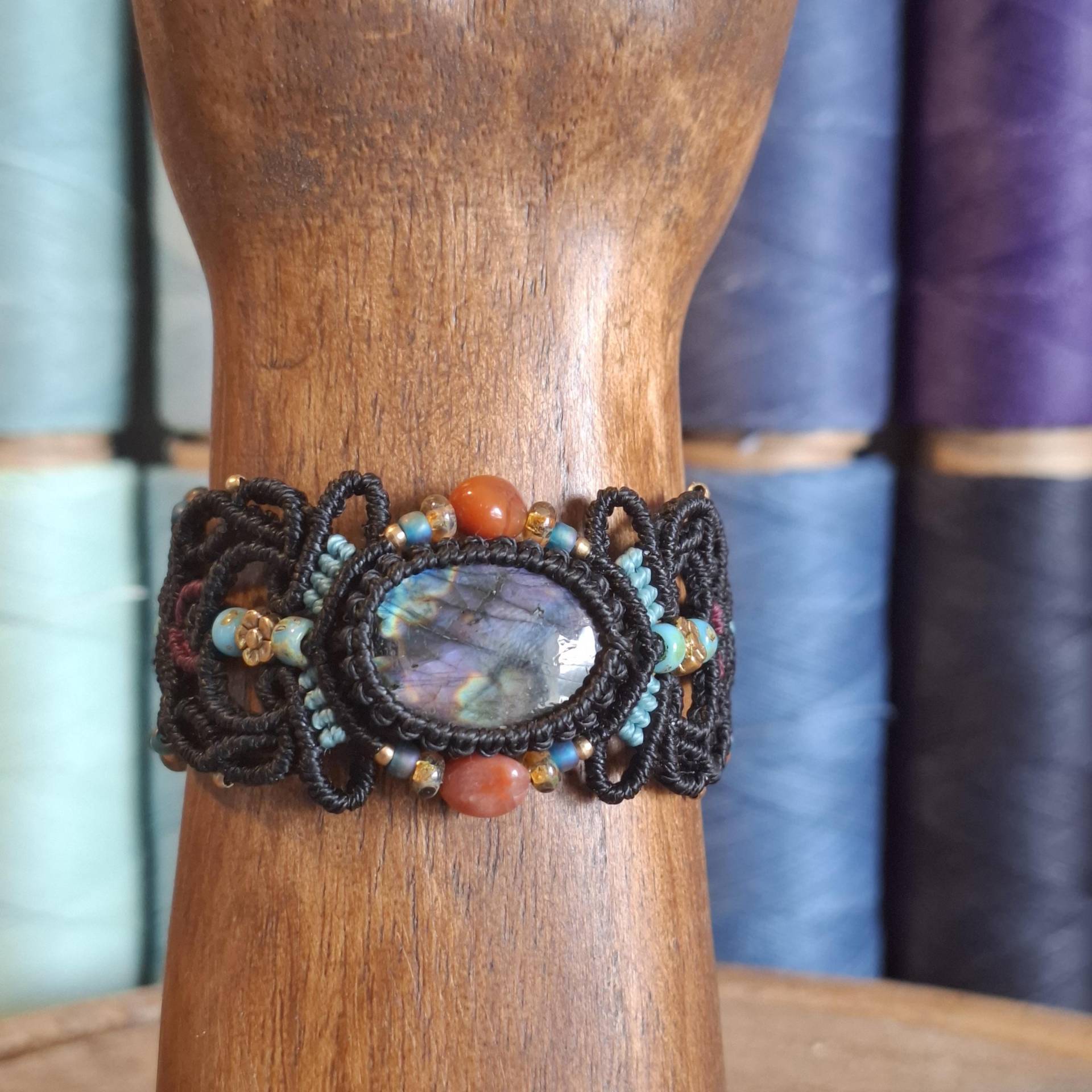 Armband Regenbogen Labradorit, Achat Und Chrysocoll, Schwarz - Bunt von SusannaMacrame