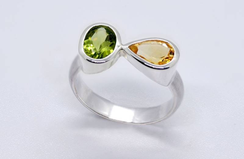 Silberring Mit Peridot Und Citrin von SusanneArtofSilver