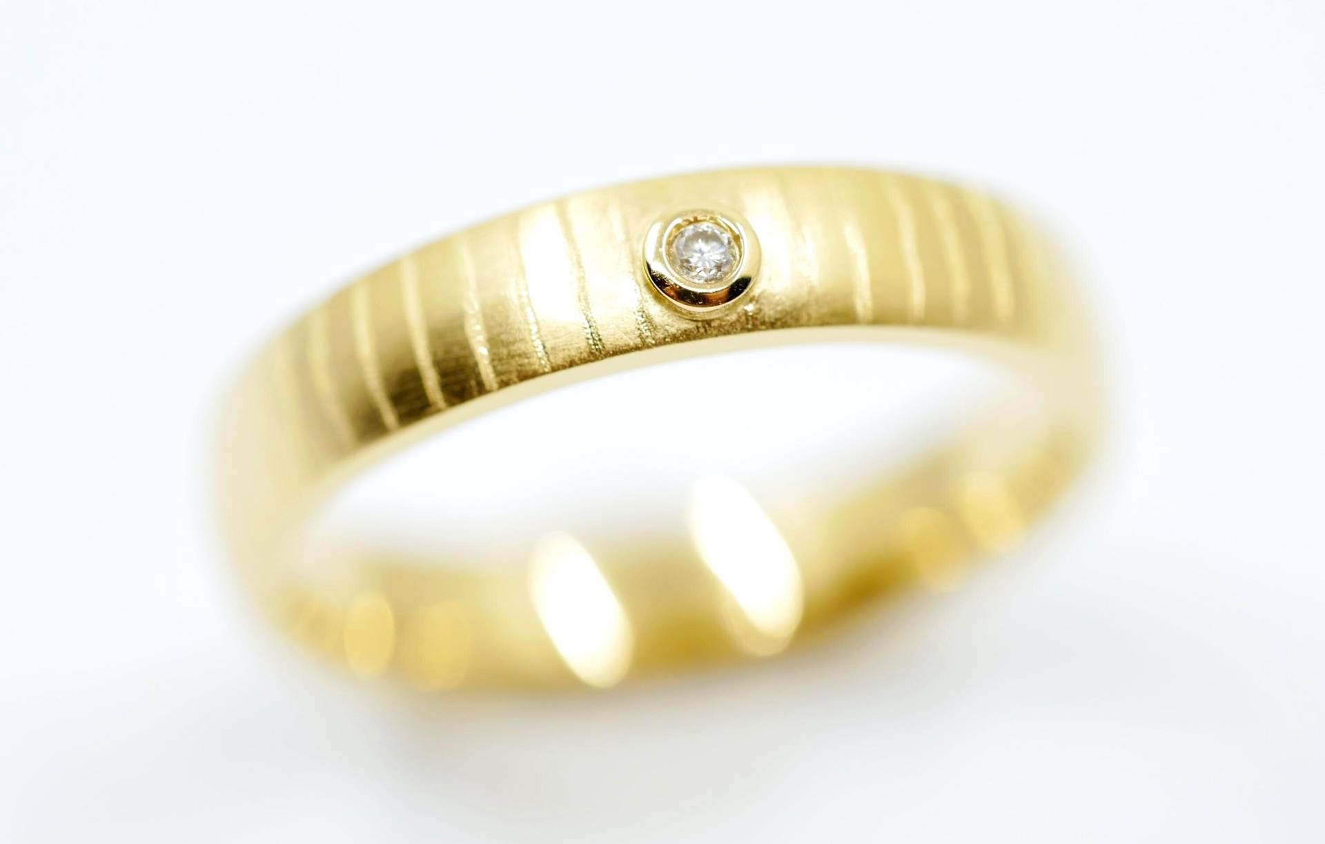 Brillant Ring Größe 53-54 von SusanneKringsSchmuck