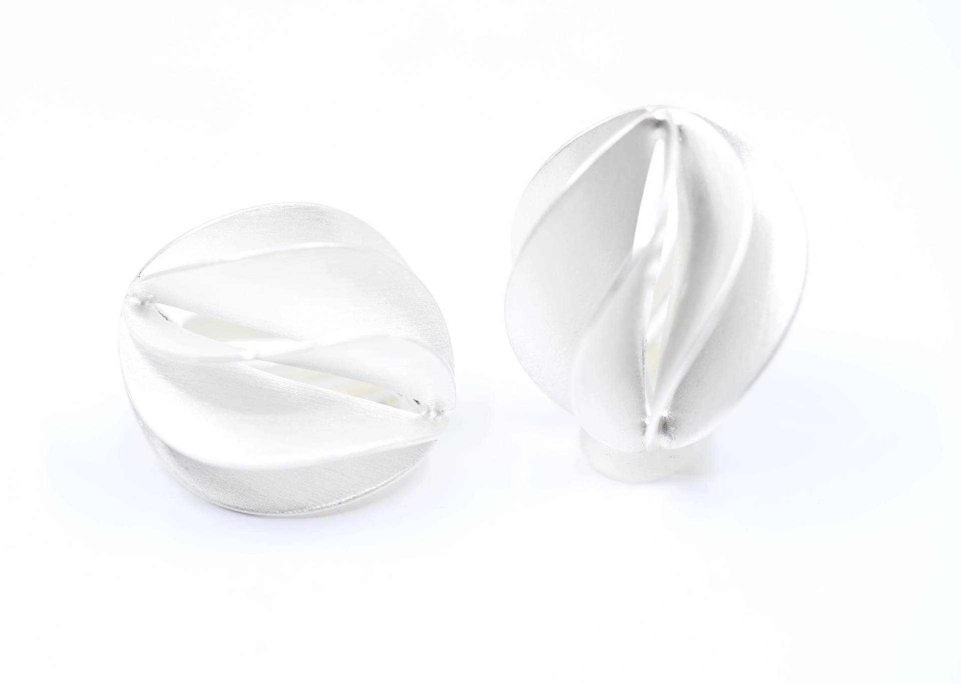 Extravagante Silberne Ohrclips von SusanneKringsSchmuck