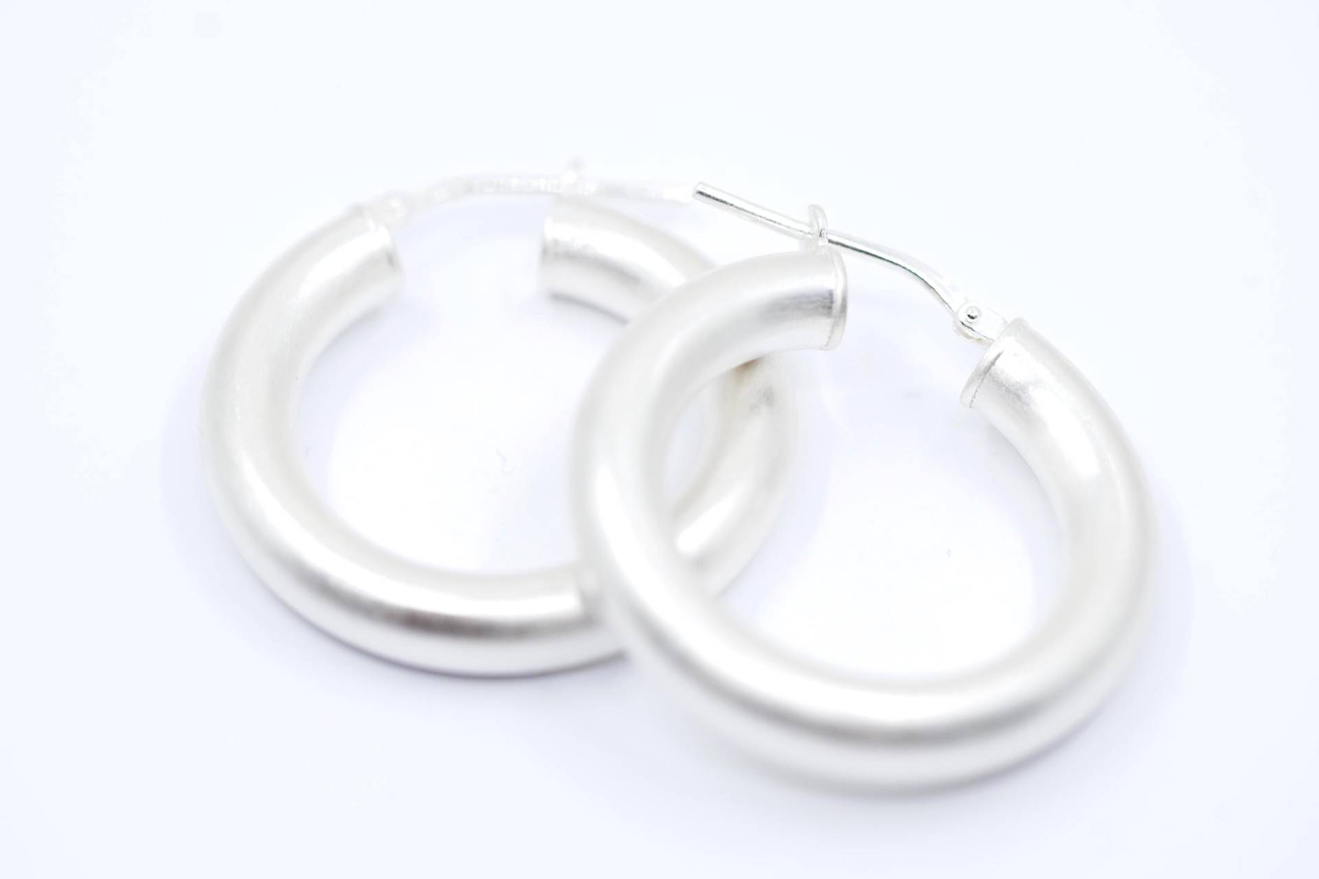 Große Silber Creolen von SusanneKringsSchmuck