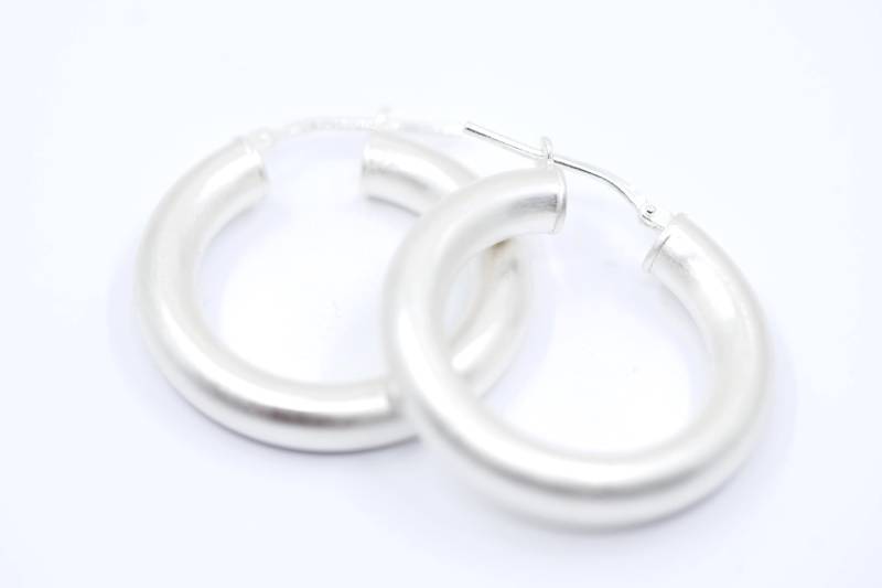 Große Silber Creolen von SusanneKringsSchmuck