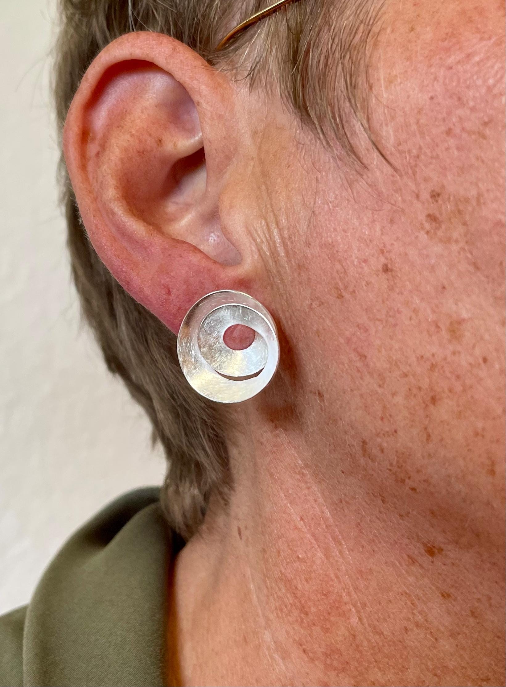 Große Silber Ohrringe Rund von SusanneKringsSchmuck