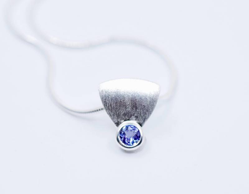 Ketten Anhänger Mit Tansanit, Silber von SusanneKringsSchmuck