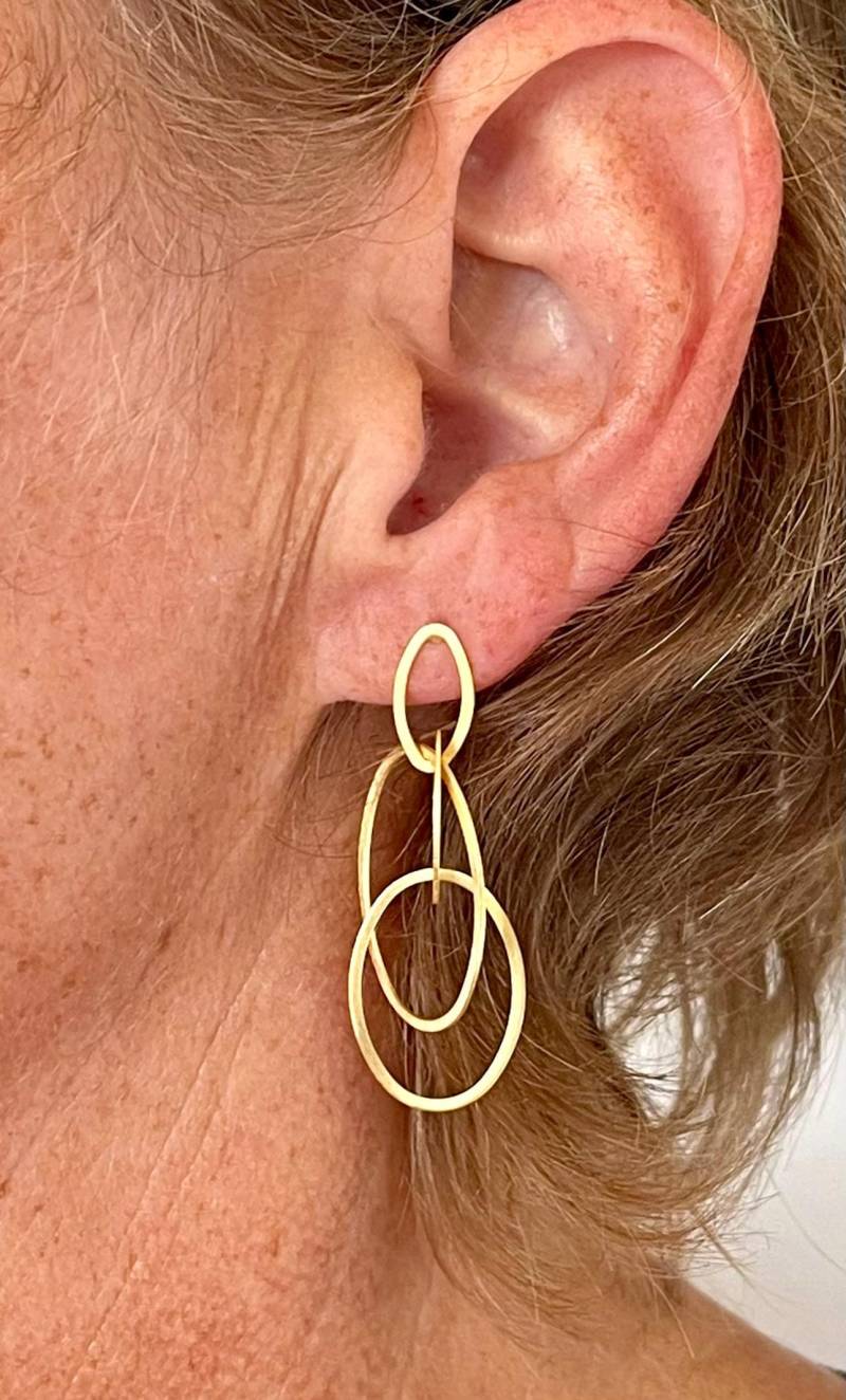 Lange Goldene Ohrringe Oval von SusanneKringsSchmuck