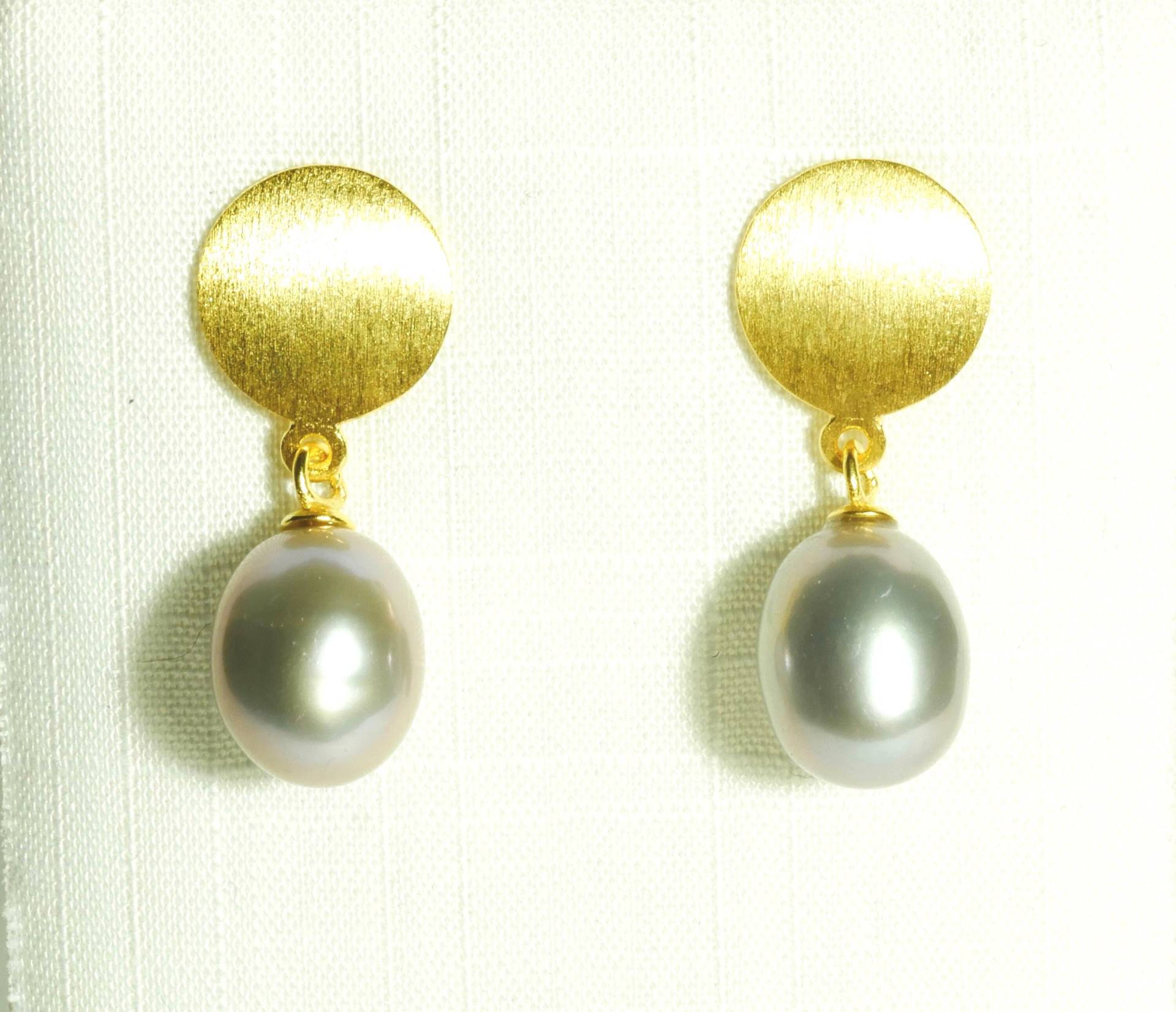 Ohrringe Gold Perle Grau von SusanneKringsSchmuck