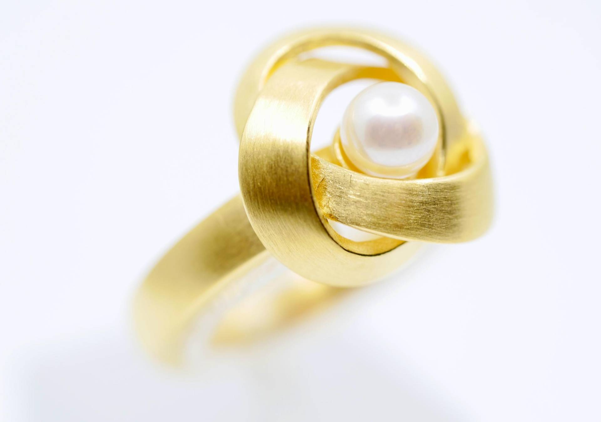 Perlen Ring Knoten Größe 54 von SusanneKringsSchmuck