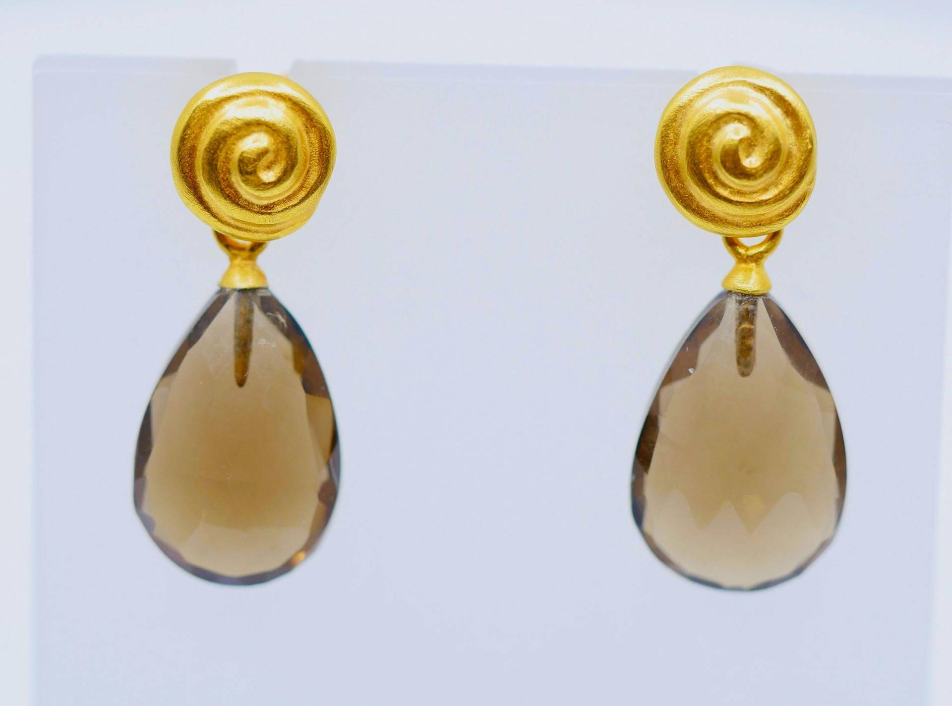 Rauchquarz Ohrringe Goldene Schnecke von SusanneKringsSchmuck