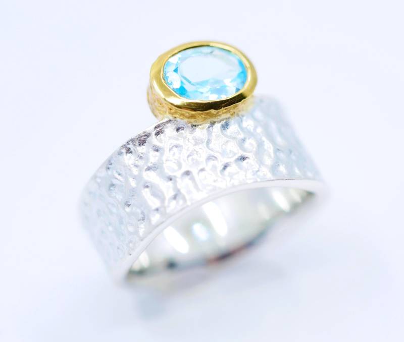 Topas Ring Hammerschlag Größe 53 Und 57 von SusanneKringsSchmuck